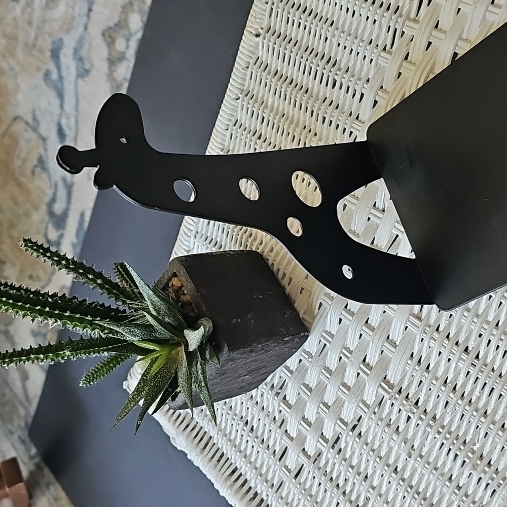 Modern Black Matte Metal Giraffe Bookends Dividers OS Contemporary Modern